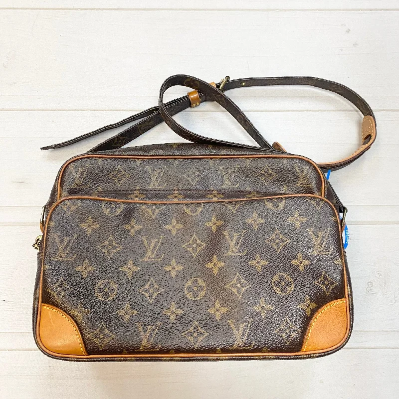 Louis Vuitton Twist bags with the iconic LV - turnlock closureCrossbody Luxury Designer By Louis Vuitton  Size: Large