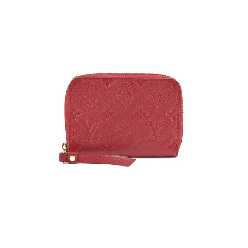 Louis Vuitton backpacks with a padded back panel for comfort during long - wearLouis Vuitton Zippy Wallet Empiente Red