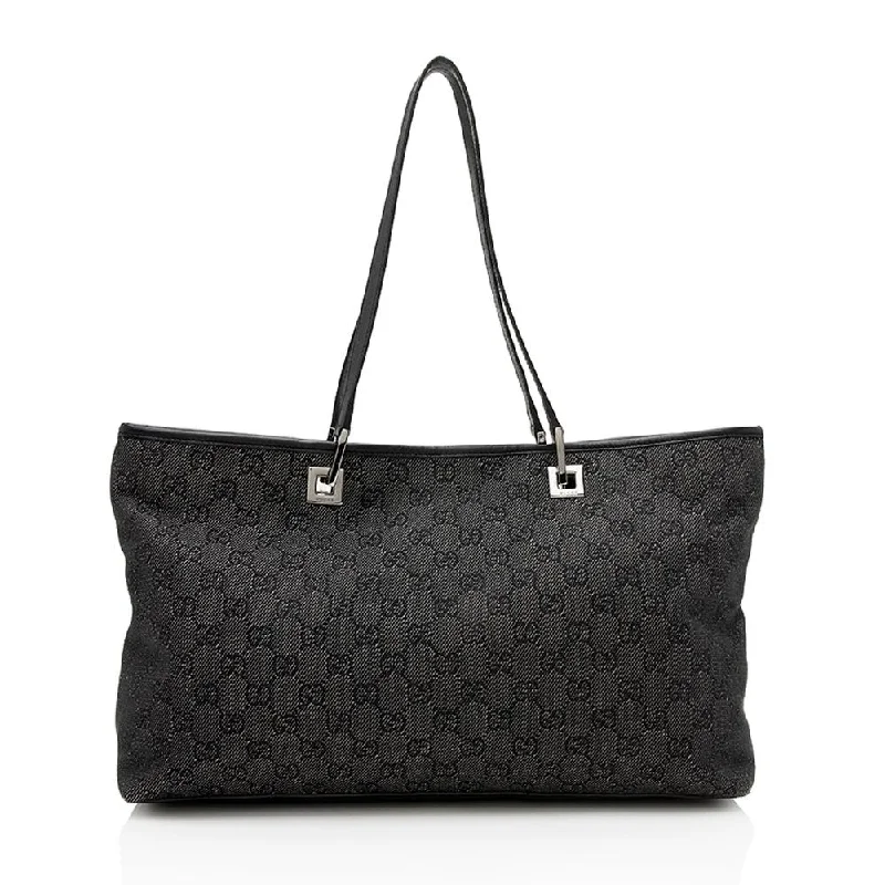 Women Gucci bags with a chain - link trim and a leather bodyGucci GG Denim Tote (SHF-12136)