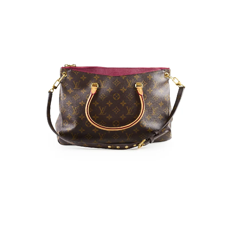 Louis Vuitton Twist bags with the iconic LV - turnlock closureLouis Vuitton Pallas MM Monogram / Burgundy