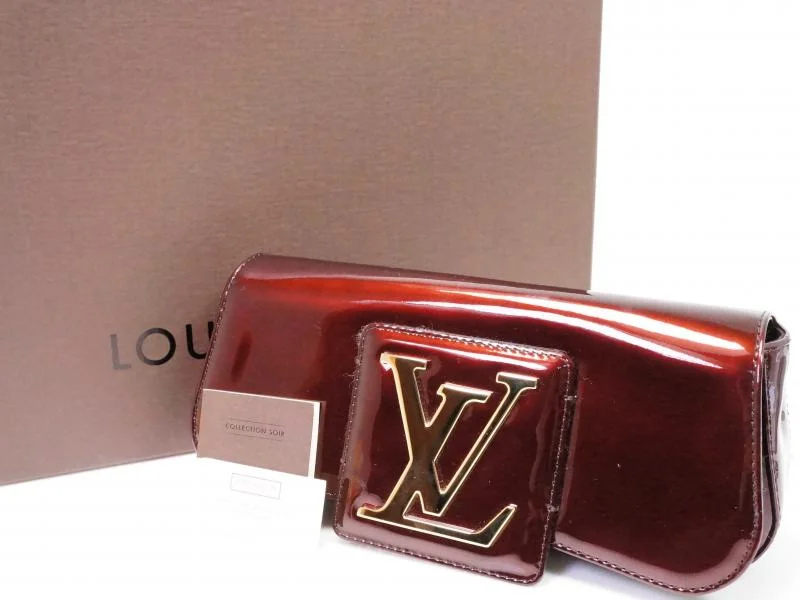 Louis Vuitton bags with a snap - button closure and a decorative charm for styleAuthentic Pre-owned Louis Vuitton Vernis Amarante Pochette Sobe Evening Clutch Bag M93728 210173