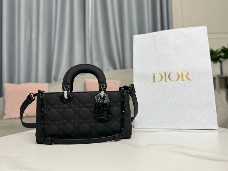 Luxury Christian Dior crossbody bags with a chain - link strapChristian Dior  Bags - 311